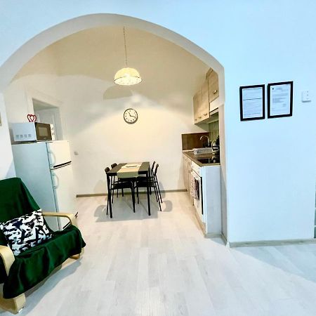 White Apartment Near The Famous New York Cafe Βουδαπέστη Εξωτερικό φωτογραφία