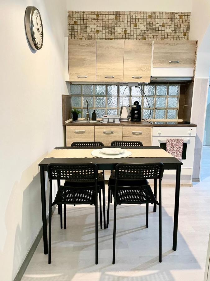 White Apartment Near The Famous New York Cafe Βουδαπέστη Εξωτερικό φωτογραφία