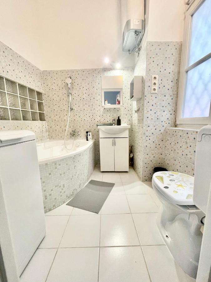 White Apartment Near The Famous New York Cafe Βουδαπέστη Εξωτερικό φωτογραφία