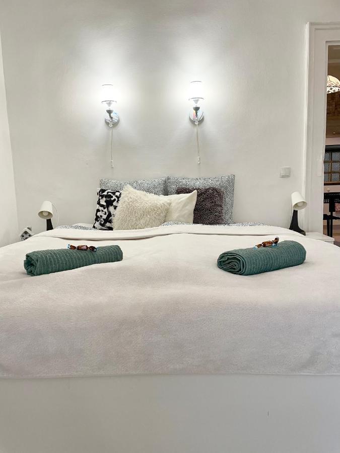 White Apartment Near The Famous New York Cafe Βουδαπέστη Εξωτερικό φωτογραφία