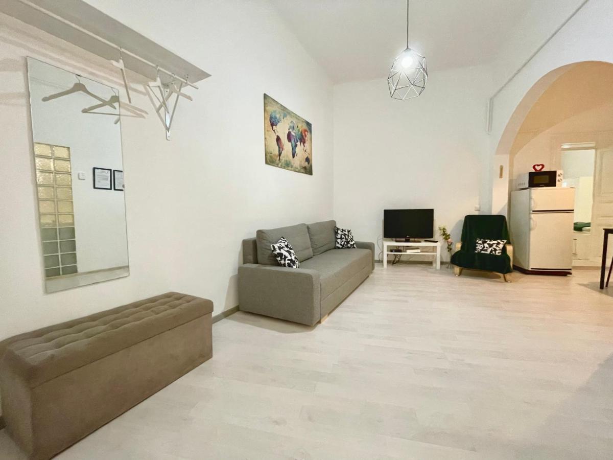 White Apartment Near The Famous New York Cafe Βουδαπέστη Εξωτερικό φωτογραφία
